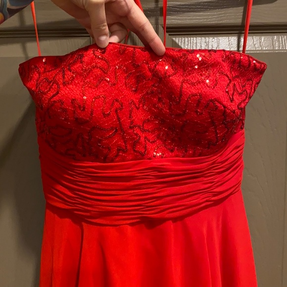 Strapless red dress - Picture 2 of 6